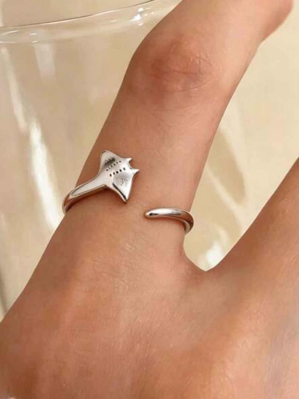 Manta Ray Ring - Picture 4 of 6